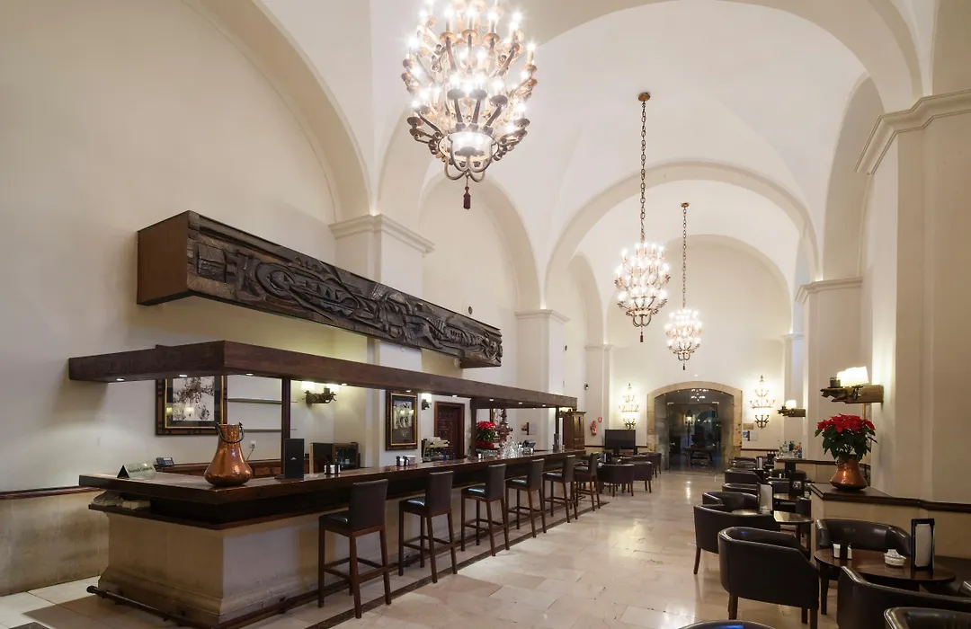 Parador de Turismo de León-1